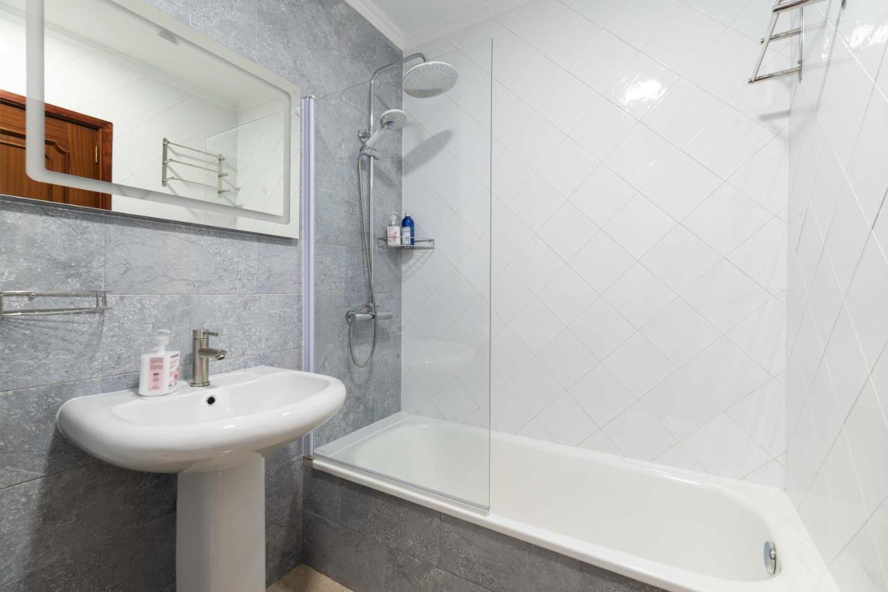 Apartament Apartamento Espacioso Cerca De La Playa Con Aire Acondicionado Moaña Zewnętrze zdjęcie